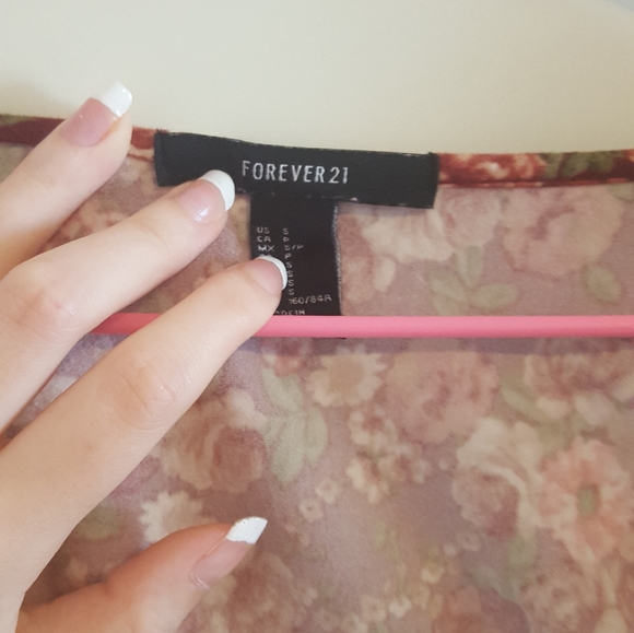 SOLD Cropped Floral Plunge Neck Long Sleeved Top - Picture 2 of 4